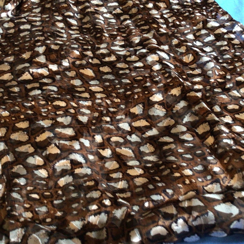 Chico’s Beautiful Oblong Scarf 35” x 13” Lovely Shimmer in this pattern!